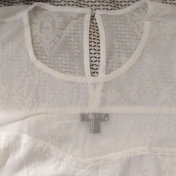 Torrid White Flocked Mesh Crew Neck Bell Sleeve Swing Top Plussize 2X NWT - Picture 8 of 14